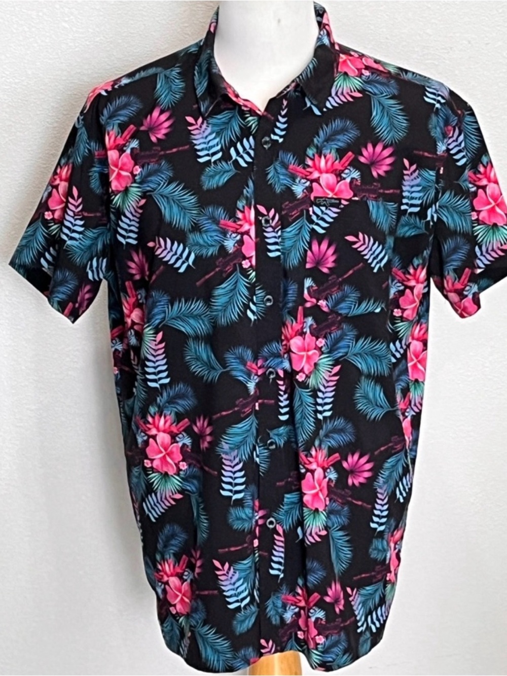 Retro Rifle XL Tropics Hibiscus Hawaiian Button Down Shirt Black Pink